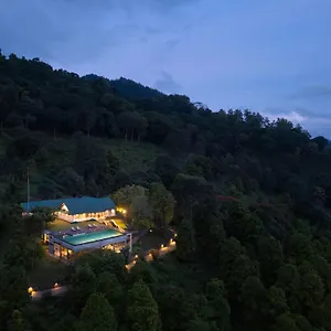 https://simpsons-forest-hotel.kandyhotelsnow.com